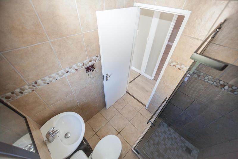 2 Bedroom Property for Sale in Bloubergrant Western Cape